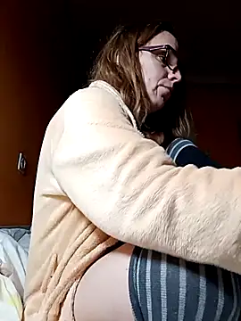 Dettybitch40 online show from October 29, 2025, 6:15 am