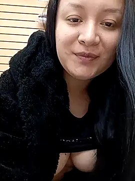 Arisha34 online show from April 12, 2026, 6:35 pm