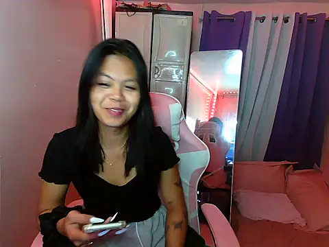 Snapshot of young_salsalita chatting on March 18, 2025, 12:36 pm young salsalita online show from March 18, 2025, 12:36 pm