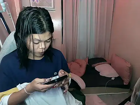 Snapshot of young_salsalita chatting on September 21, 2025, 8:38 am young salsalita online show from September 21, 2025, 8:38 am