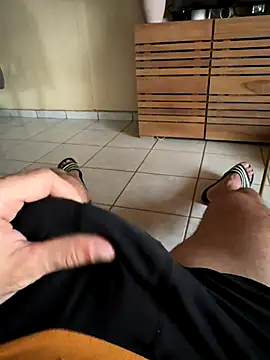 dk2995 online show from October 17, 2025, 2:52 pm