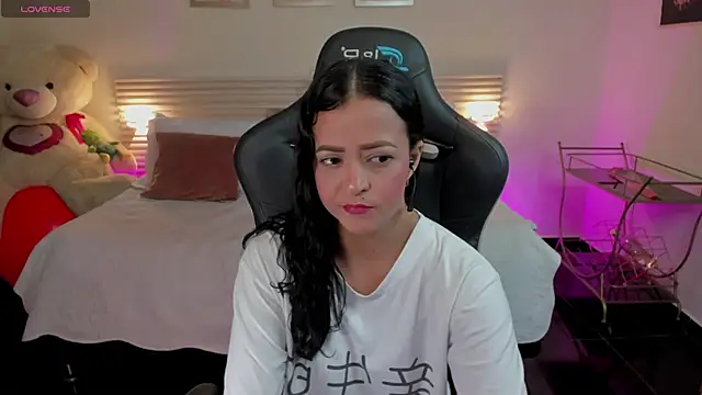 Snapshot of New_Arab_Kingdom chatting on November 26, 2025, 1:28 am New Arab Kingdom online show from November 26, 2025, 1:28 am