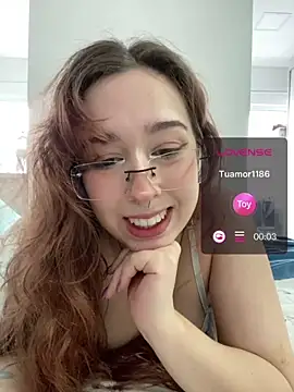 Snapshot of tsuki_chan_on chatting on July 11, 2026, 2:42 pm tsuki chan on online show from July 11, 2026, 2:42 pm