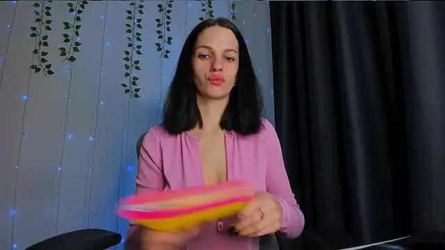 Snapshot of KarlaSim chatting on February 24, 2026, 7:50 am KarlaSim online show from February 24, 2026, 7:50 am