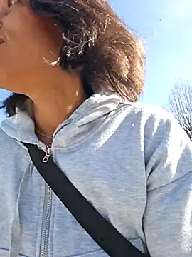 Goldenlace online show from February 26, 2025, 2:25 pm