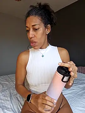 Goldenlace online show from February 11, 2026, 1:05 pm