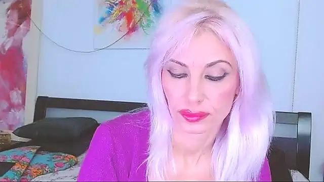 Snapshot of HoneyLara chatting on February 3, 2025, 8:13 pm HoneyLara online show from February 3, 2025, 8:13 pm
