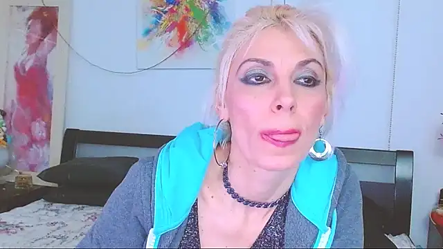 Snapshot of HoneyLara chatting on February 5, 2025, 4:48 am HoneyLara online show from February 5, 2025, 4:48 am