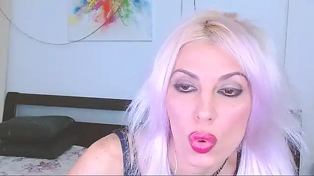 Snapshot of HoneyLara chatting on February 5, 2025, 11:06 pm HoneyLara online show from February 5, 2025, 11:06 pm