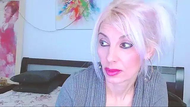 Snapshot of HoneyLara chatting on February 7, 2025, 7:49 pm HoneyLara online show from February 7, 2025, 7:49 pm