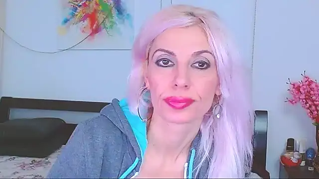 Snapshot of HoneyLara chatting on February 9, 2025, 6:11 am HoneyLara online show from February 9, 2025, 6:11 am