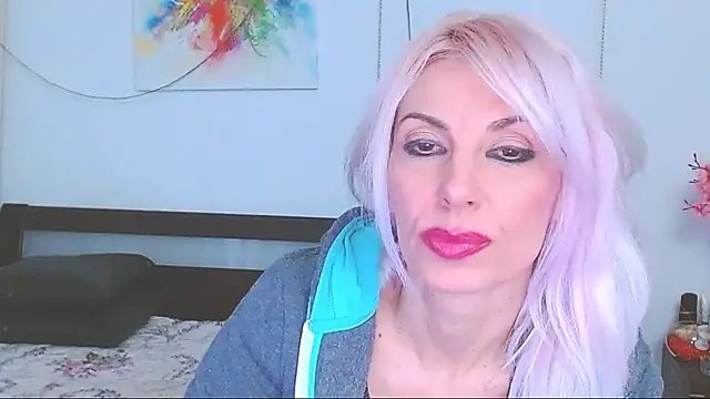 Snapshot of HoneyLara chatting on February 13, 2025, 5:26 am HoneyLara online show from February 13, 2025, 5:26 am