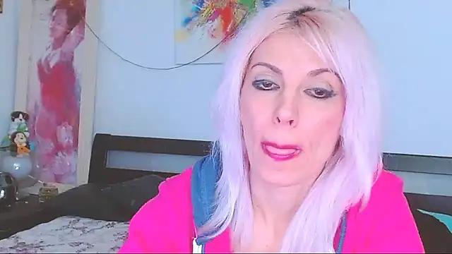 Snapshot of HoneyLara chatting on February 20, 2025, 10:04 pm HoneyLara online show from February 20, 2025, 10:04 pm