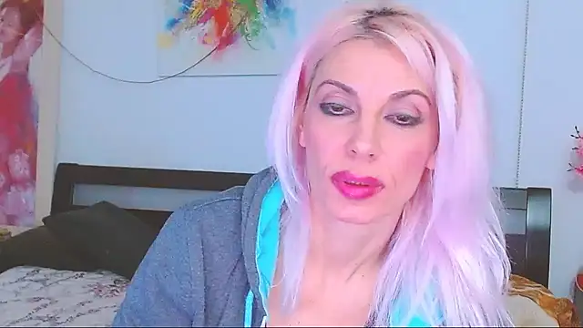 Snapshot of HoneyLara chatting on February 23, 2025, 2:18 am HoneyLara online show from February 23, 2025, 2:18 am