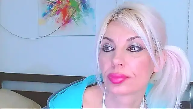 Snapshot of HoneyLara chatting on March 13, 2025, 3:11 am HoneyLara online show from March 13, 2025, 3:11 am