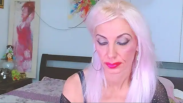Snapshot of HoneyLara chatting on September 14, 2025, 8:52 pm HoneyLara online show from September 14, 2025, 8:52 pm