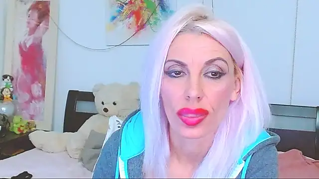 Snapshot of HoneyLara chatting on October 3, 2025, 7:55 pm HoneyLara online show from October 3, 2025, 7:55 pm