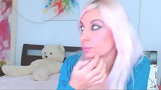 Snapshot of HoneyLara chatting on October 16, 2025, 11:17 pm HoneyLara online show from October 16, 2025, 11:17 pm
