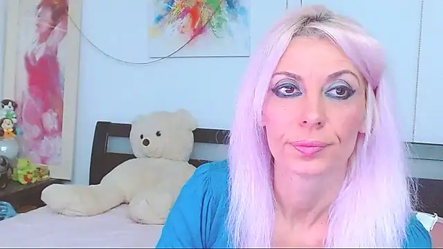 Snapshot of HoneyLara chatting on October 17, 2025, 8:55 pm HoneyLara online show from October 17, 2025, 8:55 pm