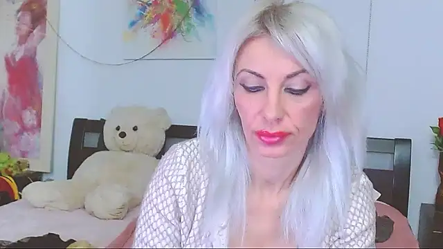 HoneyLara online show from December 22, 2025, 6:38 pm