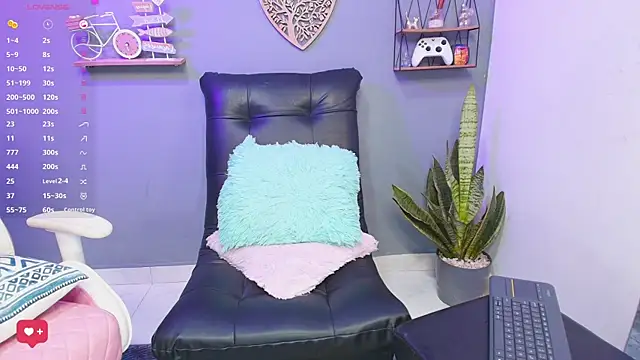 kateadams1 online show from April 12, 2026, 8:14 pm