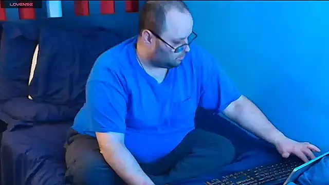 lefty15242 online show from November 10, 2025, 6:12 am