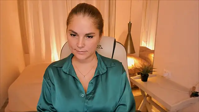 Snapshot of Ellis_Foxy chatting on December 13, 2024, 9:20 pm Ellis Foxy online show from December 13, 2024, 9:20 pm