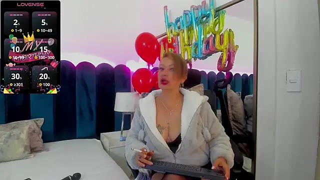 marianaaguii online show from October 1, 2025, 2:01 pm