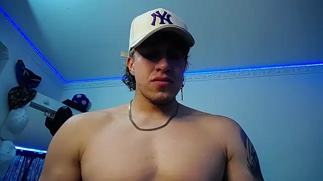 strongboy  online show from September 20, 2025, 6:53 pm