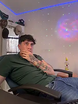 strongboy  online show from December 13, 2025, 7:53 pm