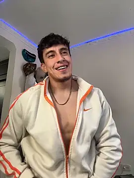 strongboy  online show from February 17, 2026, 5:52 pm