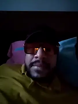 Snapshot of eljefe1119 chatting on September 15, 2025, 11:05 pm eljefe1119 online show from September 15, 2025, 11:05 pm