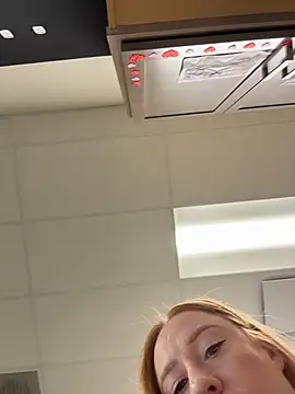 cinnatitties online show from October 29, 2025, 4:20 pm