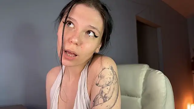 pinkdolly18 online show from June 2, 2026, 8:55 pm