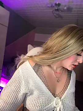 Sam Thompsoon  online show from November 6, 2025, 3:18 am