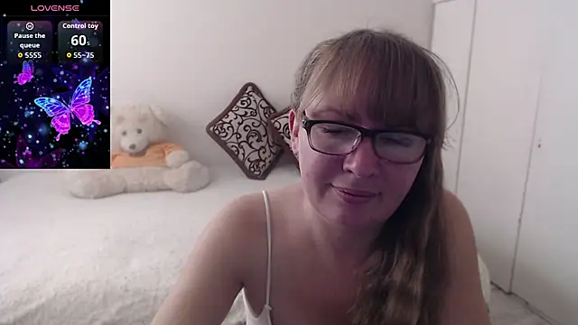 MargotLot online show from November 18, 2025, 5:01 am