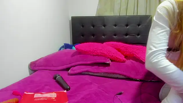 horny  molly  online show from March 20, 2026, 3:44 am