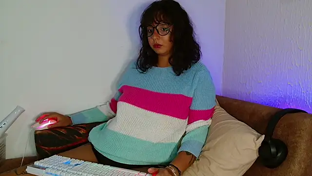 myamillor online show from April 19, 2026, 9:39 pm