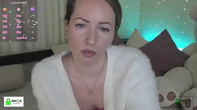 Queenymel online show from February 14, 2026, 2:58 pm