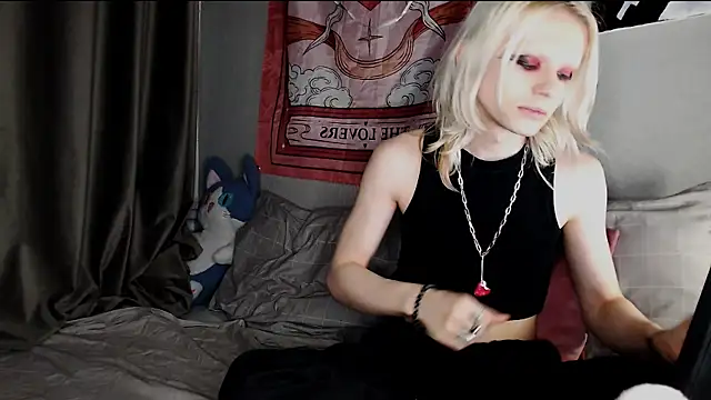 Alien Bella online show from May 13, 2026, 11:11 pm