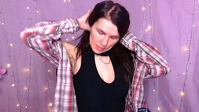 MilaLoona online show from March 4, 2026, 7:14 am