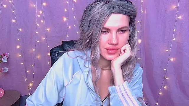 MilaLoona online show from March 27, 2026, 1:00 pm