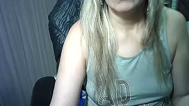 Snapshot of DianaRouse chatting on March 16, 2025, 11:25 pm DianaRouse online show from March 16, 2025, 11:25 pm