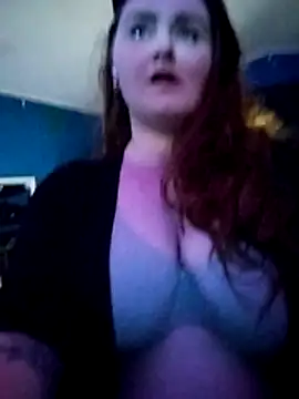 Snapshot of LunaaLovely chatting on January 15, 2026, 5:49 pm LunaaLovely online show from January 15, 2026, 5:49 pm