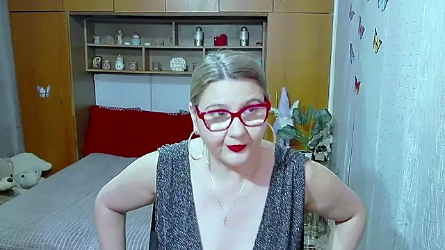 Snapshot of LucilleFenlys chatting on May 26, 2026, 8:16 pm LucilleFenlys online show from May 26, 2026, 8:16 pm