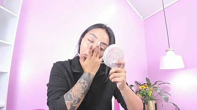 miss soffi  online show from March 19, 2025, 12:23 pm