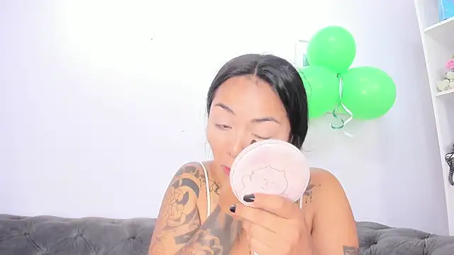 miss soffi  online show from March 25, 2026, 12:33 pm