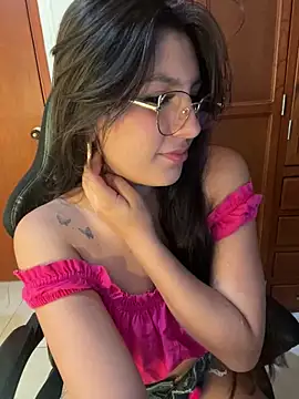 loolla 23 online show from March 12, 2025, 2:52 am