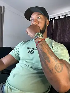 Snapshot of blackdrey18 chatting on July 16, 2026, 12:44 pm blackdrey18 online show from July 16, 2026, 12:44 pm