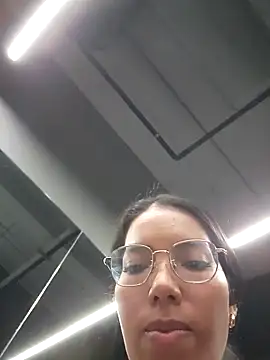 Snapshot of SheenaBrooke chatting on March 16, 2026, 4:18 am SheenaBrooke online show from March 16, 2026, 4:18 am